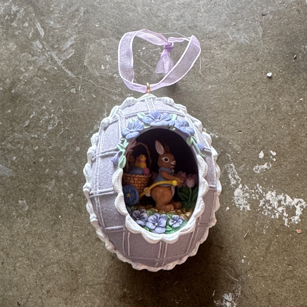 Hallmark Keepsake Easter Egg-spress Ornament with Bunny and Floral Design